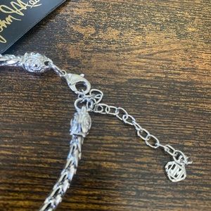 John Medeiros Nouveau - Chain